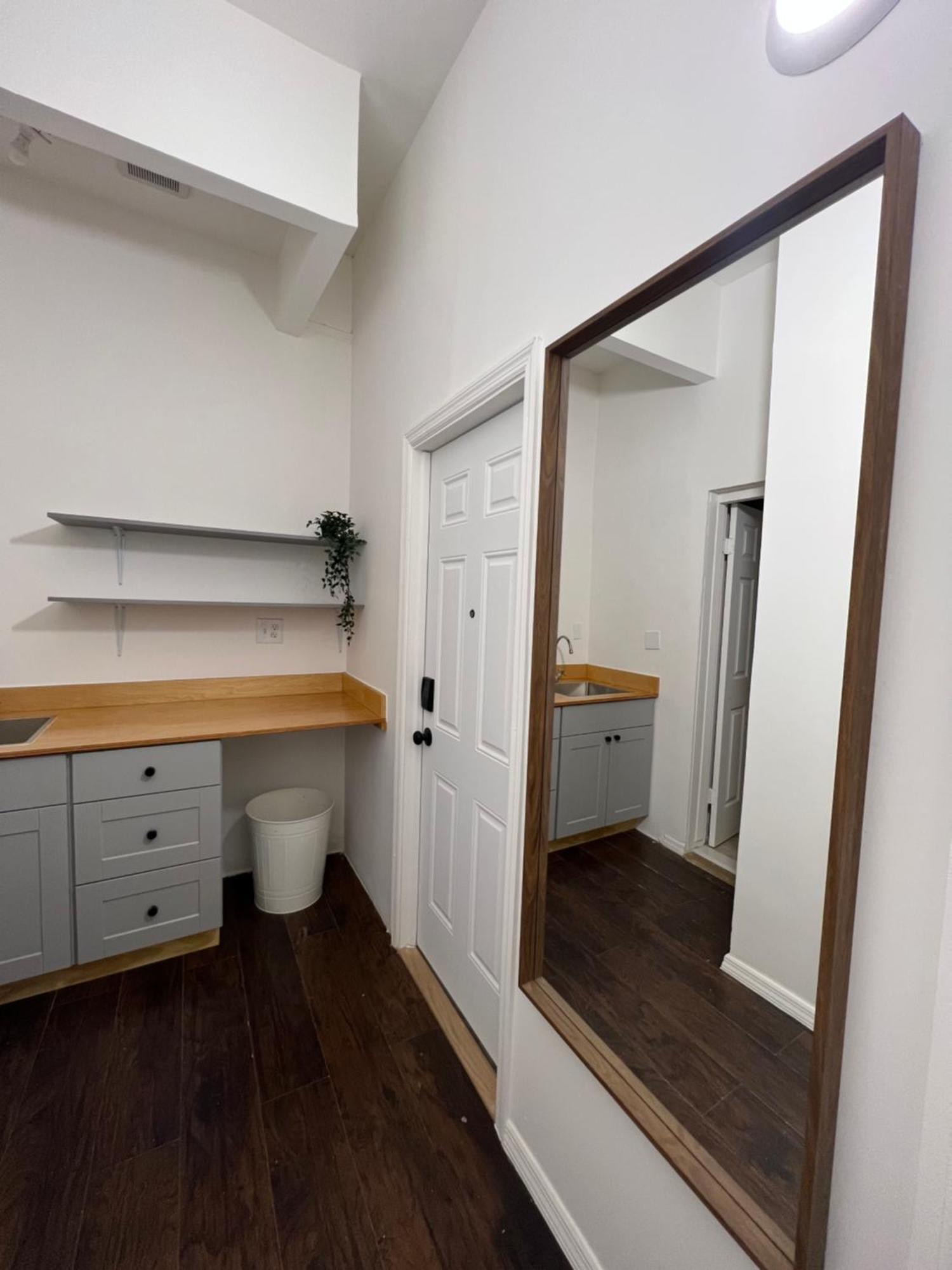 East Harlem Hostel Нью-Йорк Экстерьер фото