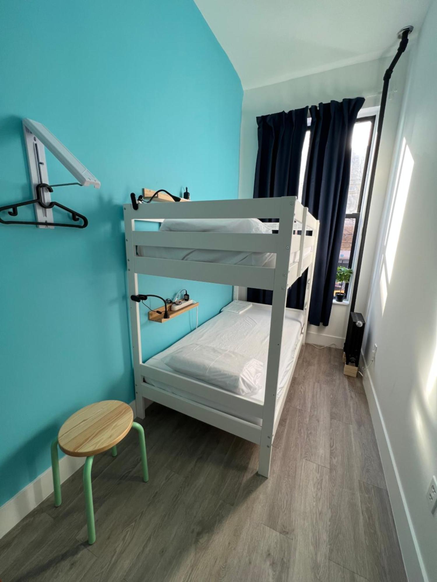 East Harlem Hostel Нью-Йорк Экстерьер фото